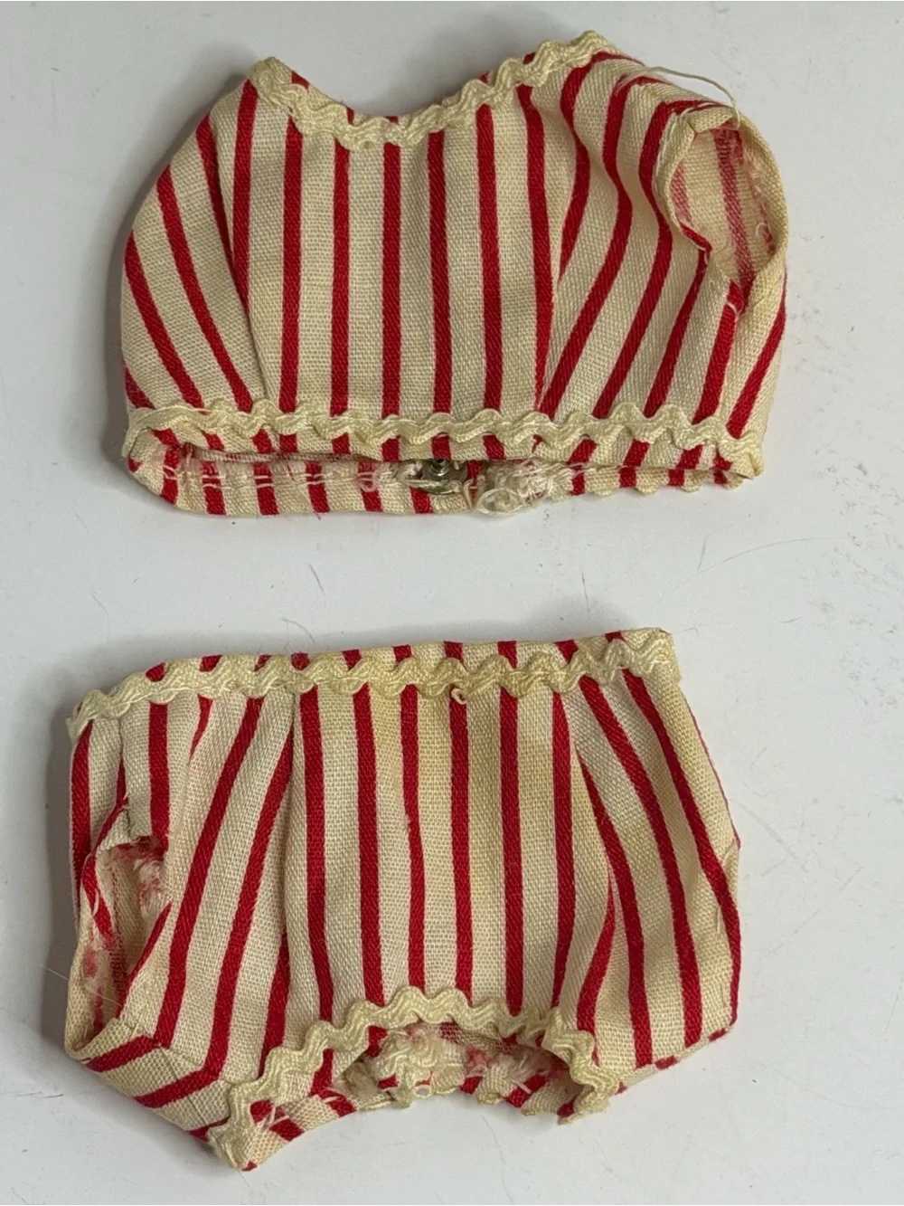 Vintage 1963 Mattel Fashion Queen Barbie Doll w/ 3 Wigs & Retro Carrying Case